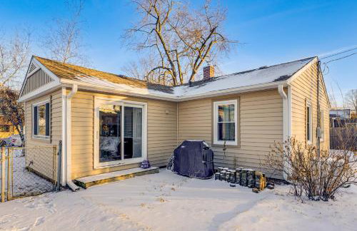 5 Mi to Dtwn Rockford Pet-Friendly Home with Yard! - Foto 24