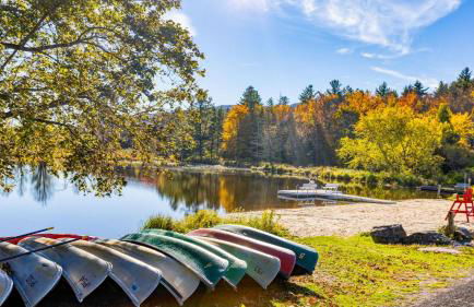 Mins to Hunter Mountain • Sleeps 36 • Pool Spa Games Bar Cozy Peaks Lodge by AvantStay - Foto 70