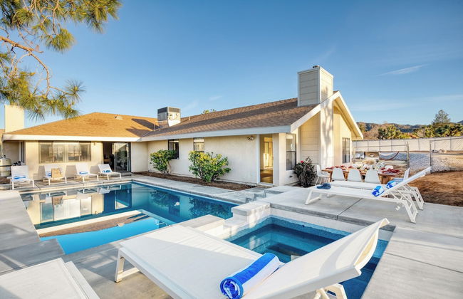 Mojave Moon by Avantstay Modern & Bright JT Home in Great Location w/ Pool & Hot Tub - Foto 1