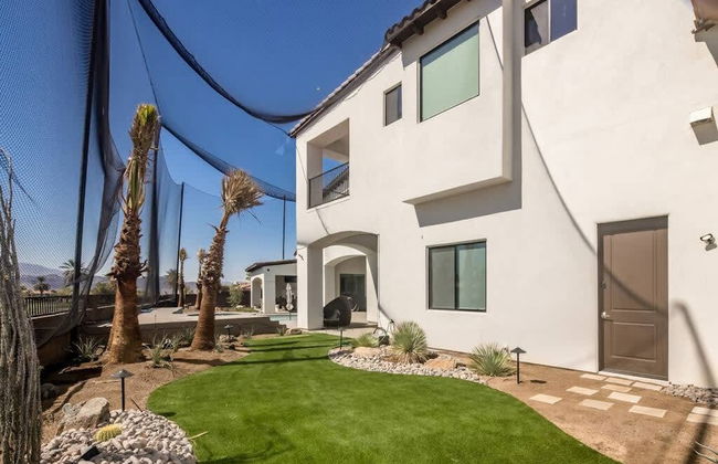 Vanderpump Rules Lake Havasu Luxury Villa w Pool - Photo 23