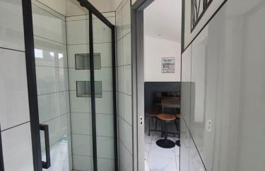 Families Only - Pet Friendly sleeps 6 maximum NO PARTIES - Foto 69