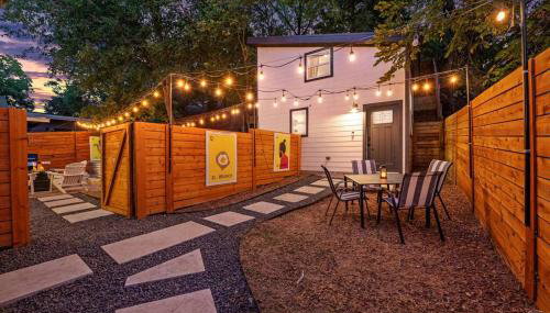 Tiny House-Sleeps 4-Kitchen-Washer/Dryer-Patio - Foto 4