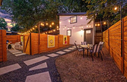 2 Homes-16 Guests-POOL-ARCADe-Large Backyard-Grill - Foto 28