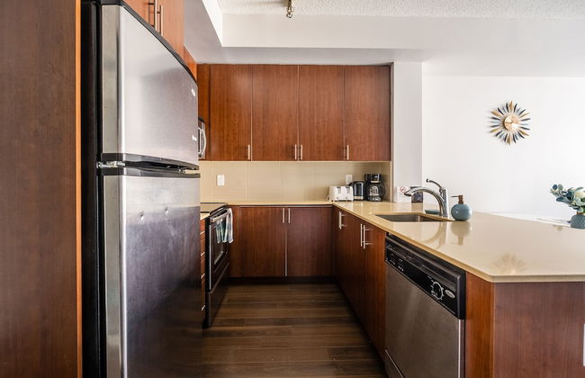 Beautiful Condos In the Heart of Downtown - Foto 13