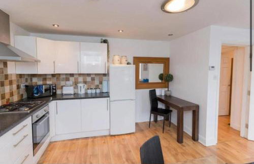 Birmingham City Apartments-Free Secure Parking HS2 Contractors - NEC - Birmingham Airport - BCU & Aston University - Heartland Hospital - Jaguar - Star City - Foto 3