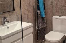 Stunning Fir Tree Corner 3 bedroom detached Executive house ideal wedding guest family home with free drive way CCTV parking for 2 vehicles or LWB Van M5 1 mile away dogs welcome by prior arrangement - Foto 15