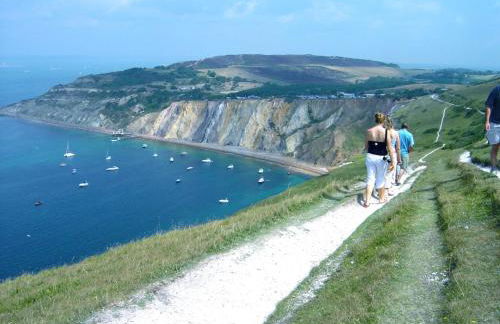 Promenade Apartment with own Beach Hut - Photo 25