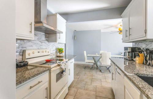 Beach Retreat Downtown Hot Tub - Foto 26