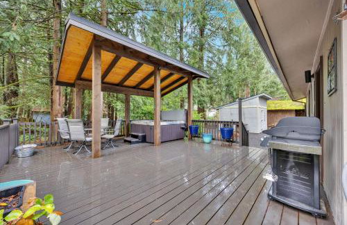 Chalet Seraphina - Cozy Pet Friendly Hot tub - Photo 22