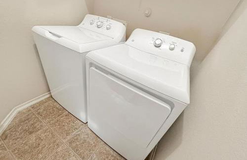 3BR Home in Home - Near Bush Airport & Houston - Foto 15