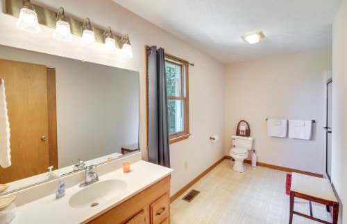 Family Home w/ Game Room! 1 Mi to Dale Hollow Lake - Foto 13