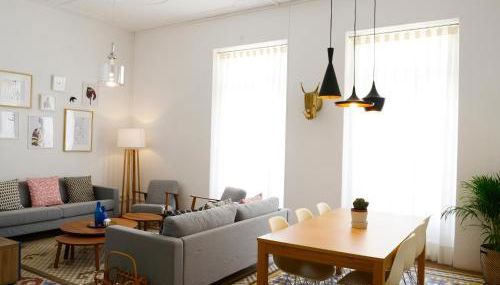 City Hall Correos - Foto 2