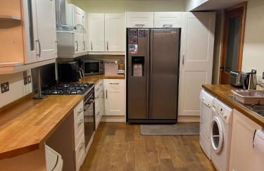 Yellow house on the hill - Foto 27