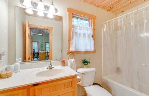 Game Room and 3-Story Deck at Lake Hiwassee Hideaway - Foto 10