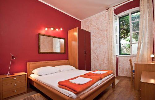 Mediteran with garden next to beach and Old Town - Foto 2