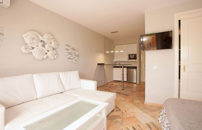 Studio in Marbella Beachfront With Pool - Photo 3