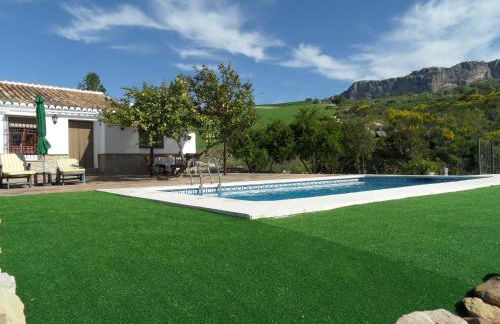 Family Stay with Private Pool - Foto 29