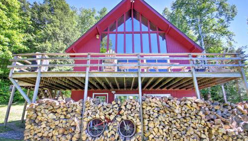 East Burke House with Deck Less Than 3 Mi to Kingdom Trails! - Foto 2