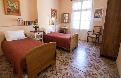 Old wine storehouse with terrace and garden - Foto 9