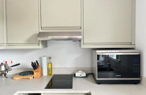 Private Garden Retreat 2BR Modern Comfort - Foto 24