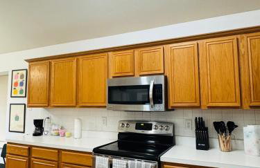 The Blue Door Oasis 4BR 2 BATH with 6 Beds Frisco with Arcade, Games, Office - Foto 16