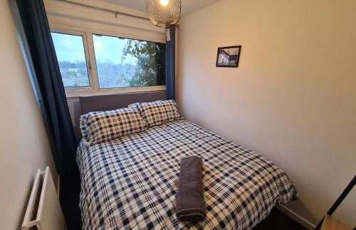 6 bed, sleeps 8, 1 Mile from New Cross Hospital, 10 mins from M6 Jct 10 & M54 Jct 1 - Foto 8