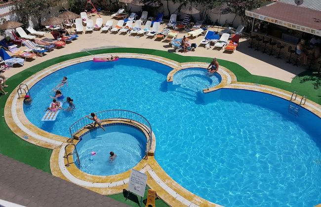 Golden Moon Apart Hotel - Photo 36