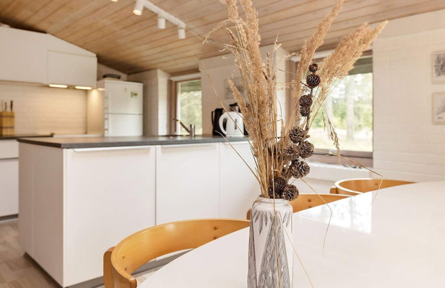 8 Person Holiday Home in Albaek - Foto 12