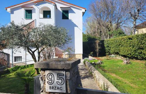 Apartmani Škrnjug - Photo 1