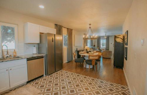 Casa Urbana-Close to Downtown-Hot Tub-Pet Friendly-No Pet Fees! - Foto 16