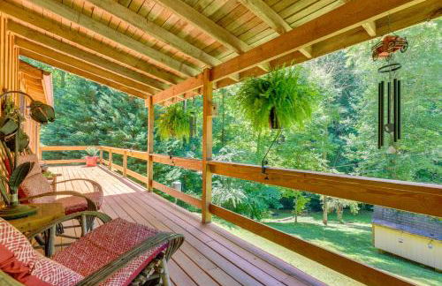 Secluded Cosby Cabin with Wraparound Deck - Foto 18