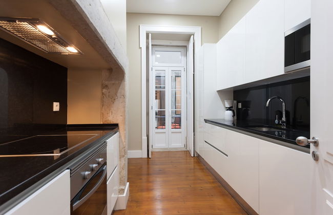 Baixa Vintage Three-Bedroom Apartment - by LU Holidays - Photo 14