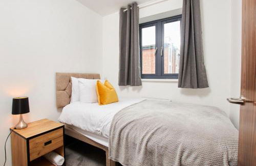 Stylish 5-bedroom Manchester Retreat Sleeps 9 by PureStay - Foto 53