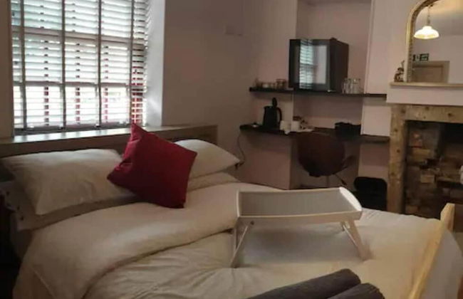 1700s Canalside Cottage Sleeps up to 12 Guests - Foto 13