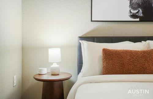 Dual Urban Oasis 8BR in Vibrant North Loop Hub - Foto 9