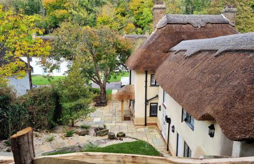 St James Cottage - Luxurious Dorset Escape in Idyllic Milton Abbas - Photo 59