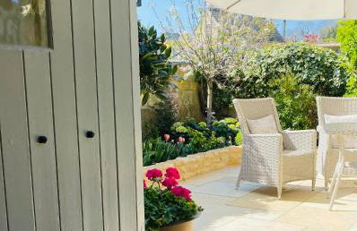 Vine Cottage - Photo 1