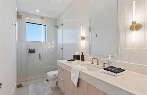 Barton Springs Luxe Heated Pool Spa Sleeps 16 - Photo 68