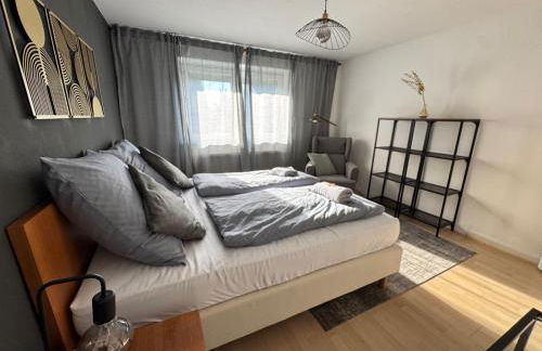 Central Comfort Home with Garden - Foto 5