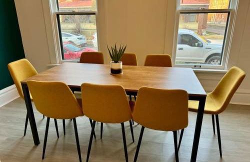 Jungle House Columbus Sleep 12 Downtown Ohio Free Parking - Near Convention Center & Nationwide Arena - 4BR Short North Luxury Home - Over 5,800 Five Star Stays - Foto 16