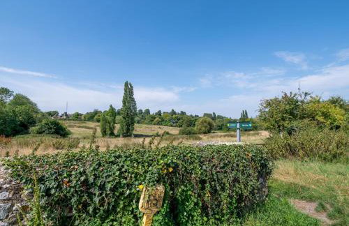Bright & Airy Countryside Cabin Near Oxford, Perfect Getaway with Scenic Views - Pass the Keys - Foto 3