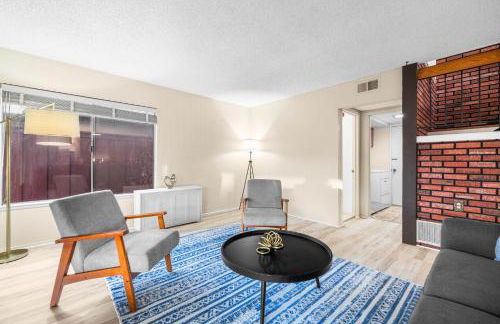 Mira Mesa Family Retreat 4BR with Balcony and Firepit - Photo 45