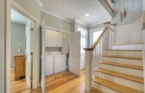 Centennial Coast Cottage - with Heated pool - Foto 21