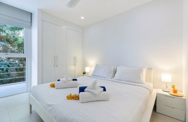 Luxury Apartment Unique Residences - Photo 12