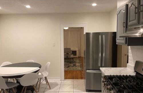 The B&W Haven 5BR Home with yard theater - Foto 51