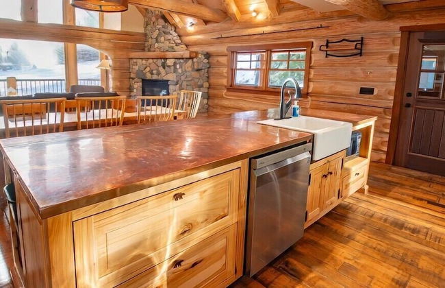 Snow Creek Cabins by Fernie Lodging Co. - Photo 78