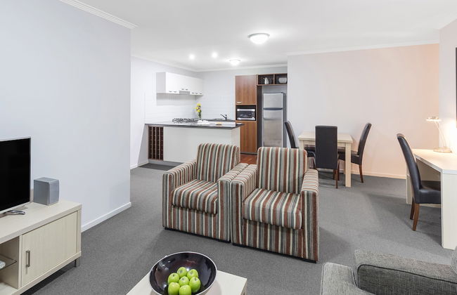 Oaks Brisbane Lexicon Suites - Photo 18