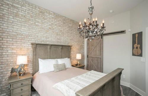 Downtown Luxury Condo at The Southern Belle - Foto 10