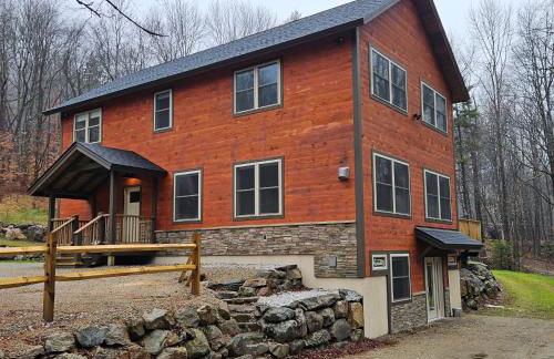 Powder Run - Modern 3BR Basecamp with Hot Tub, AC, EV Charger & Flat Parking - Foto 34