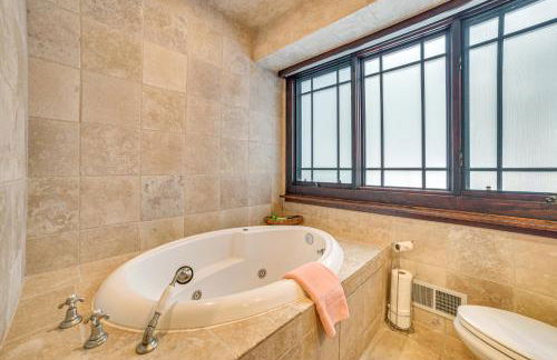 1 Mi to Dtwn! Lakefront Earl Young Charlevoix Home - Foto 16